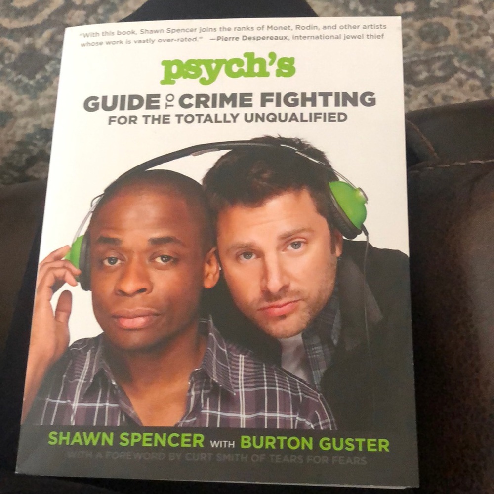 Psych TV Show Book “Psych’s GUIDE TO CRIME FIGHTING FOR THE TOTALLY UNQUALIFIED”